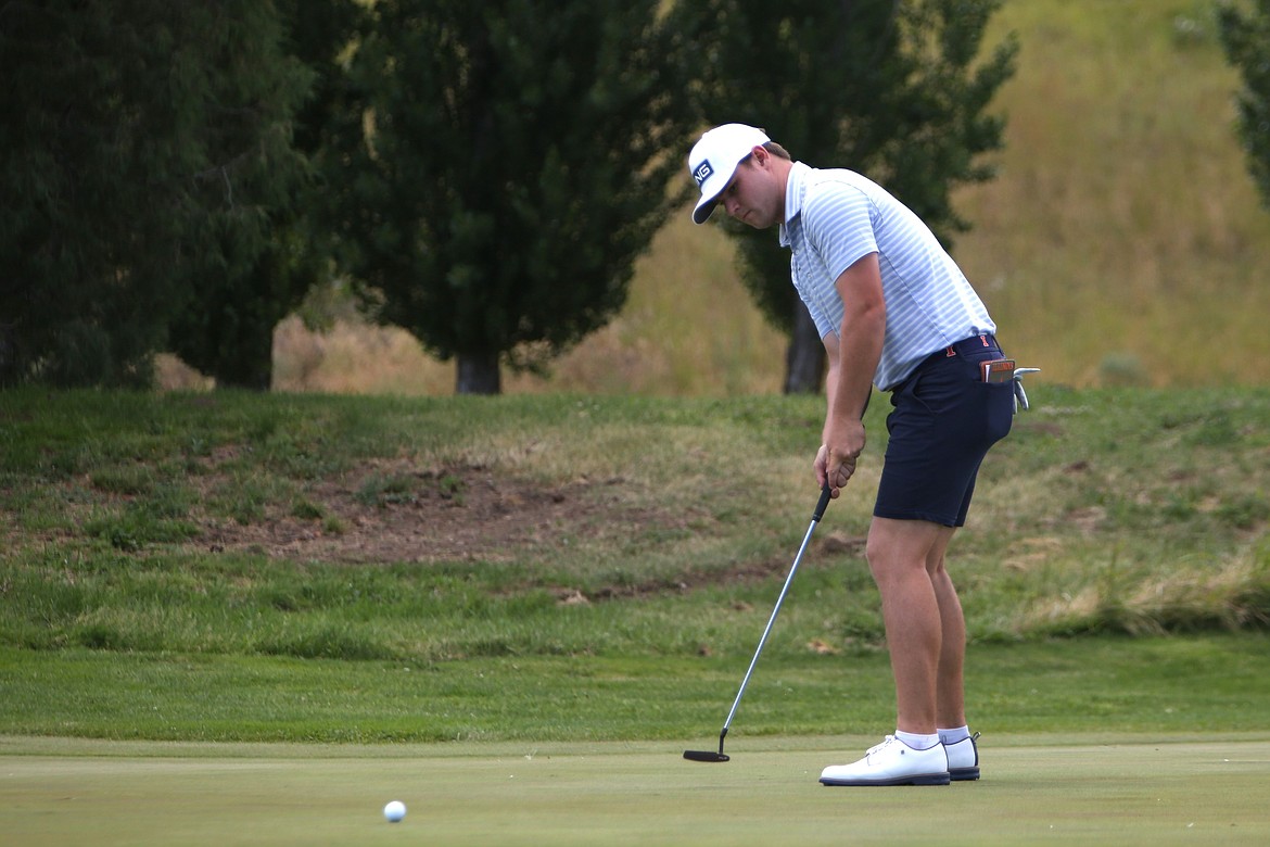 Max Herendeen, Bellevue, lines up a putt during Thursday’s final round of the WA Golf Men’s Amateur Championship. Herendeen took second in the tournament.