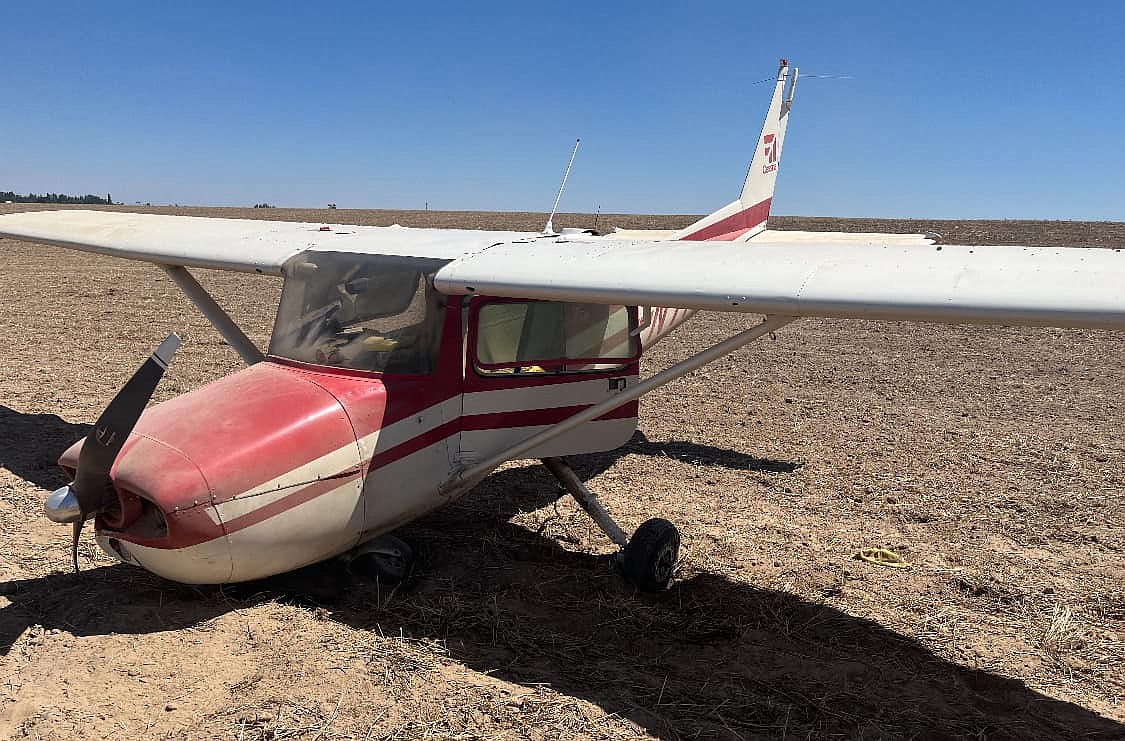 This plane landed in a field near Ritzville after experiencing engine failure Monday.