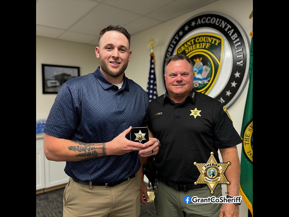 Joe Kriete, Sheriff of Grant County Sheriff’s Office administered the oath of office to Corrections Deputy Justin Dellinger on Tuesday. The ceremony was attended by Dellinger’s friends, family and colleagues.