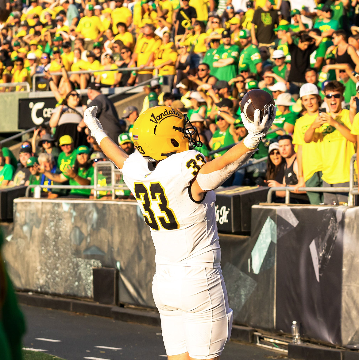 Photo by IDAHO ATHLETICS
Idaho tight end Jake Cox (33) celebrates after catching a 36-yard touchdown pass from Jack Layne in the third quarter Saturday at Autzen Stadium in Eugene, Ore.