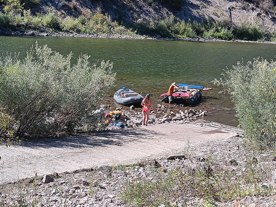 A couple of boats launching from Forest Grove Saturday afternoon had plans of camping on the beach at Trout Creek and then finishing the next day at Big Eddy. (Monte Turner/Mineral Independent)