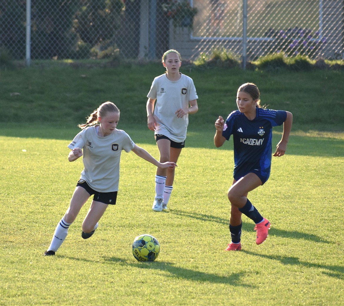 Photo by KARI HYNES
The Sting Soccer Club 11 girls Academy team returned to the field last weekend to start their DPL season, defeating the Central Washington Sounders G11 DPL Strom 4-2. Brightyn Gatten started the game off with a goal in the first 10 minutes. This goal was quickly followed up with a goal from Aubrey Sargent on an assist from Olivia Hynes. The Sting finished the game with two additional goals in the second half — Presley Moreau had a breakaway goal and MacKenzie Dolan scored on an assist from Aubrey Sargent. Pictured at left for the Sting is Olivia Hynes.