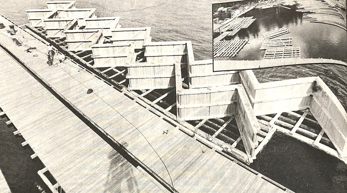 In 1984, Fred Murphy’s crew at Casco Bay built the floating boardwalk.