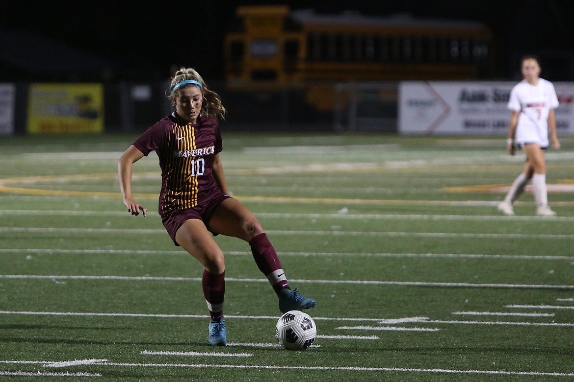 Moses Lake sophomore Lindsey Davis (10) controls a pass from a teammate during Tuesday’s win over Othello. Davis scored a goal in the 66th minute to give the Mavericks a 2-1 lead.