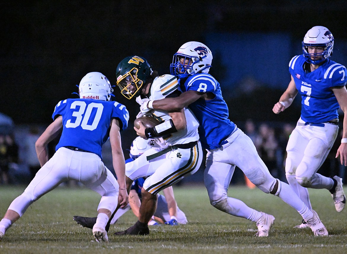 Daniel Contreras (8) sacks Bulldog Carson Gulick.