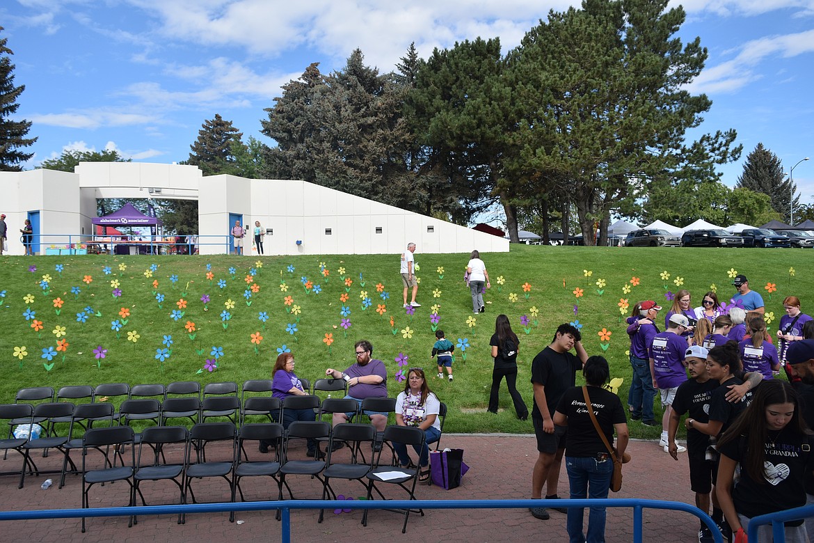 McCosh park was filled with signed flowers for those struggling or helping someone who has/or was struggling with Alzheimer's.