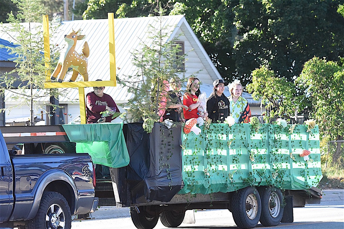 Troy students build floats for the homecoming parade Friday, Sept. 27, 2024. (Scott Shindledecker/The Western News)