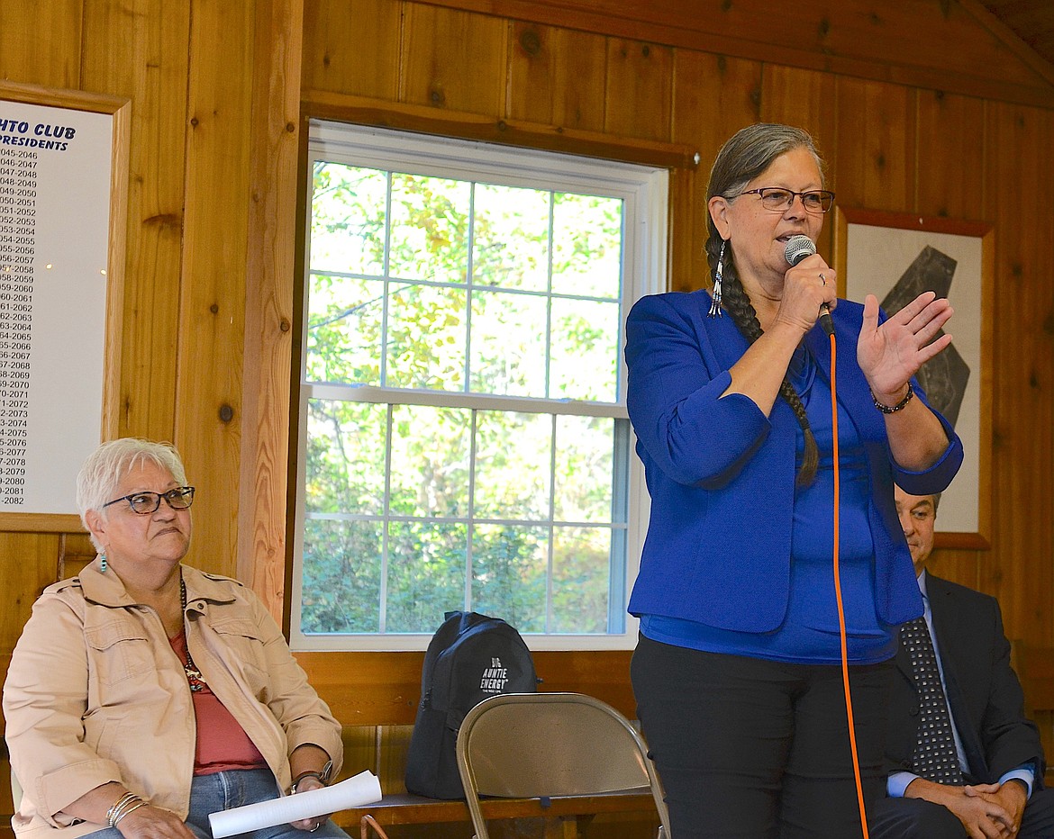 Democrat Shelly Fyant, a candidate for House District 91, speaks to the audience at last week's forum, held at the Montecahto Club as Thedis Crowe, left, and David Passieri, look on. (Kristi Niemeyer/Leader)