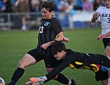 Everett sets new school scoring record