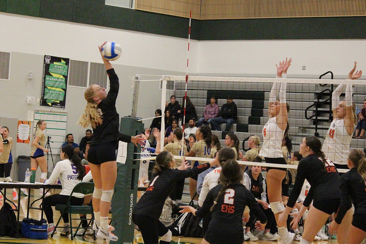 The Ephrata volleyball team takes on Cashmere at last weekend’s Quincy Invitational volleyball tournament. Cashmere went on to win the Gold bracket for the second straight year.