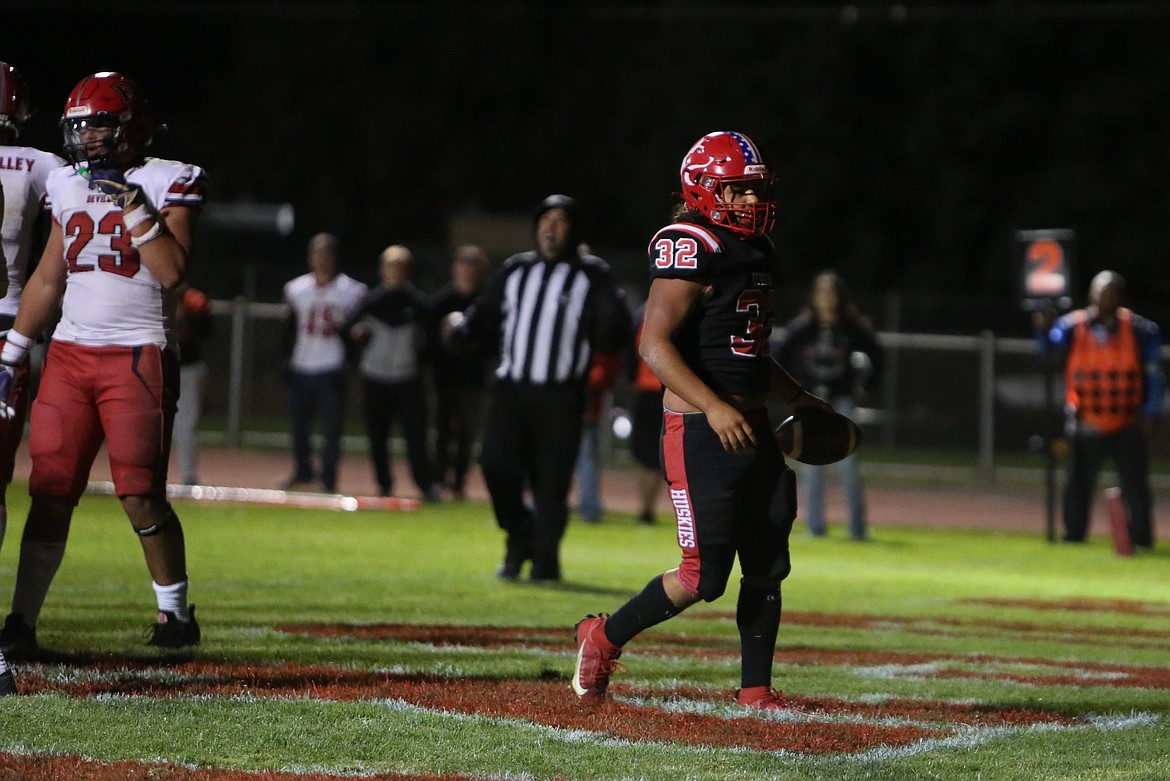 Othello senior Jordan DeLeon (32) scored three touchdowns in Friday night’s 26-13 win over East Valley (Yakima).