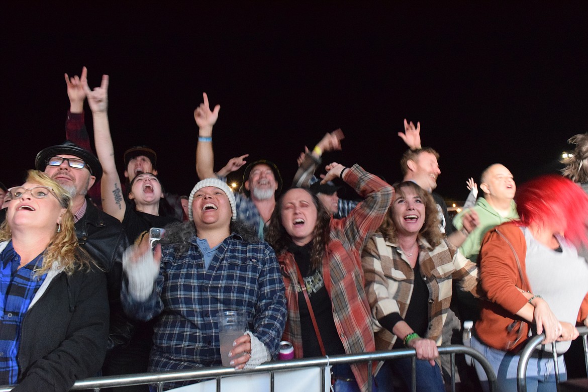 The crowd at ’90s Flannel Festival rocks hard to Nevermore, a Nirvana tribute band.