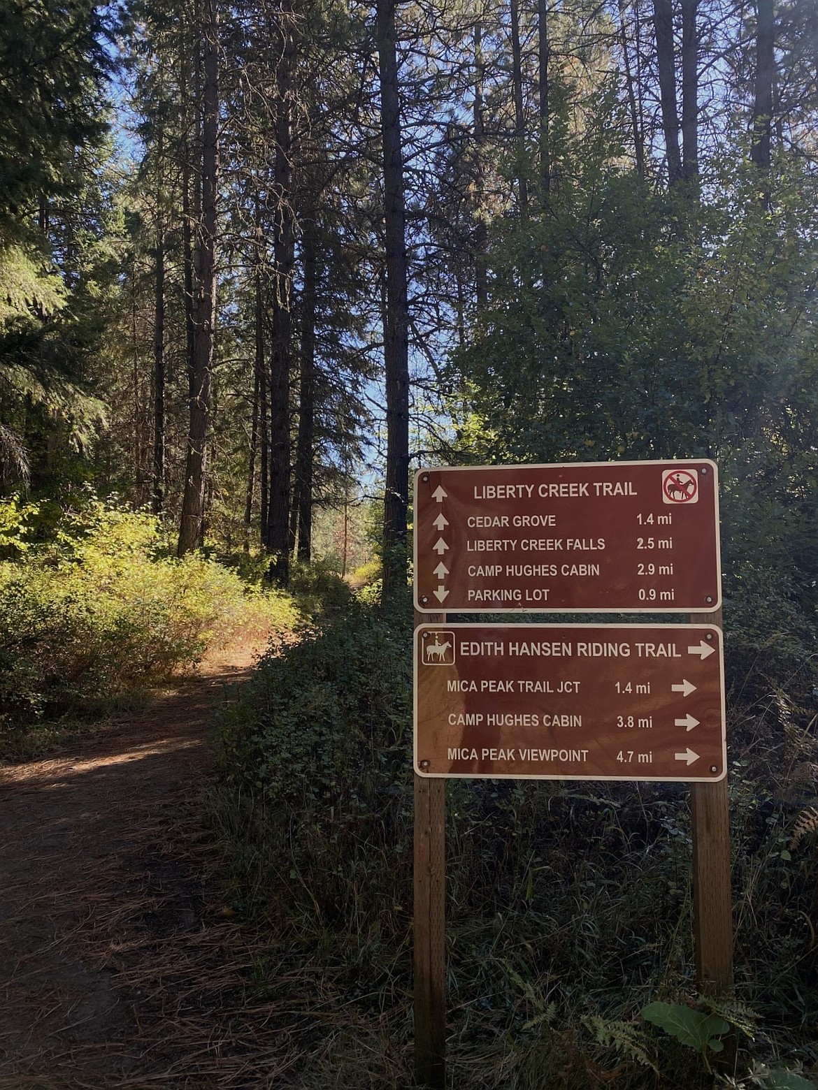 Signage along the Liberty Creek Trail in Liberty Lake Regional Park.