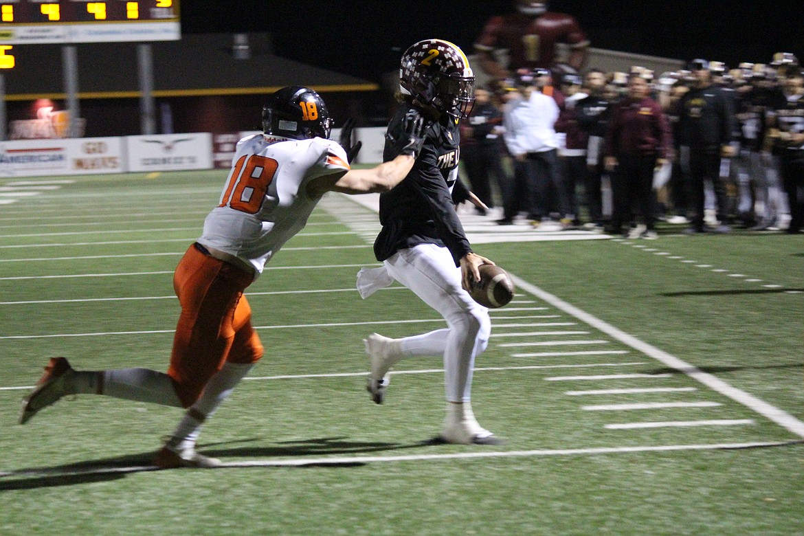 Brady Jay (2) extends the football over the goal line for the Mavs’ second touchdown.