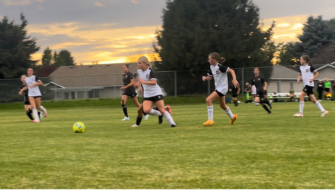 Photo by JULIE SPEELMAN
Gracie McVey, Kynleigh Rider, Elle Sousley all scored one goal for the Sting girls 11 soccer team in a 3-3 tie with the Sting G13 Academy last Wednesday at Lake City High. From left for the Sting 11 girls are Avery Thompson, Giuliana Petrillo, Elle Sousley and Brinlee Plumb.