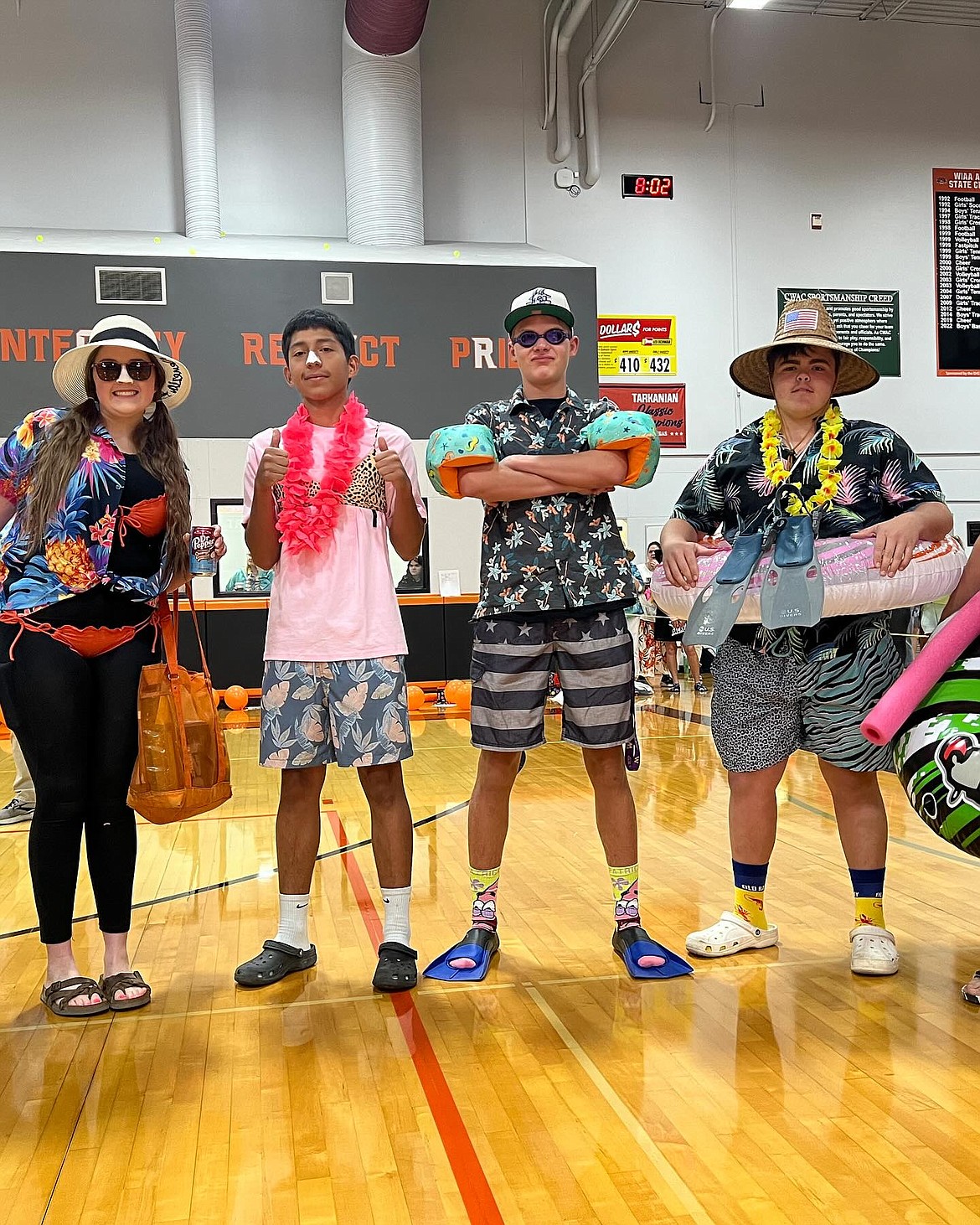 Tuesday's clothing theme was a tropical getaway experience that students leaned into.