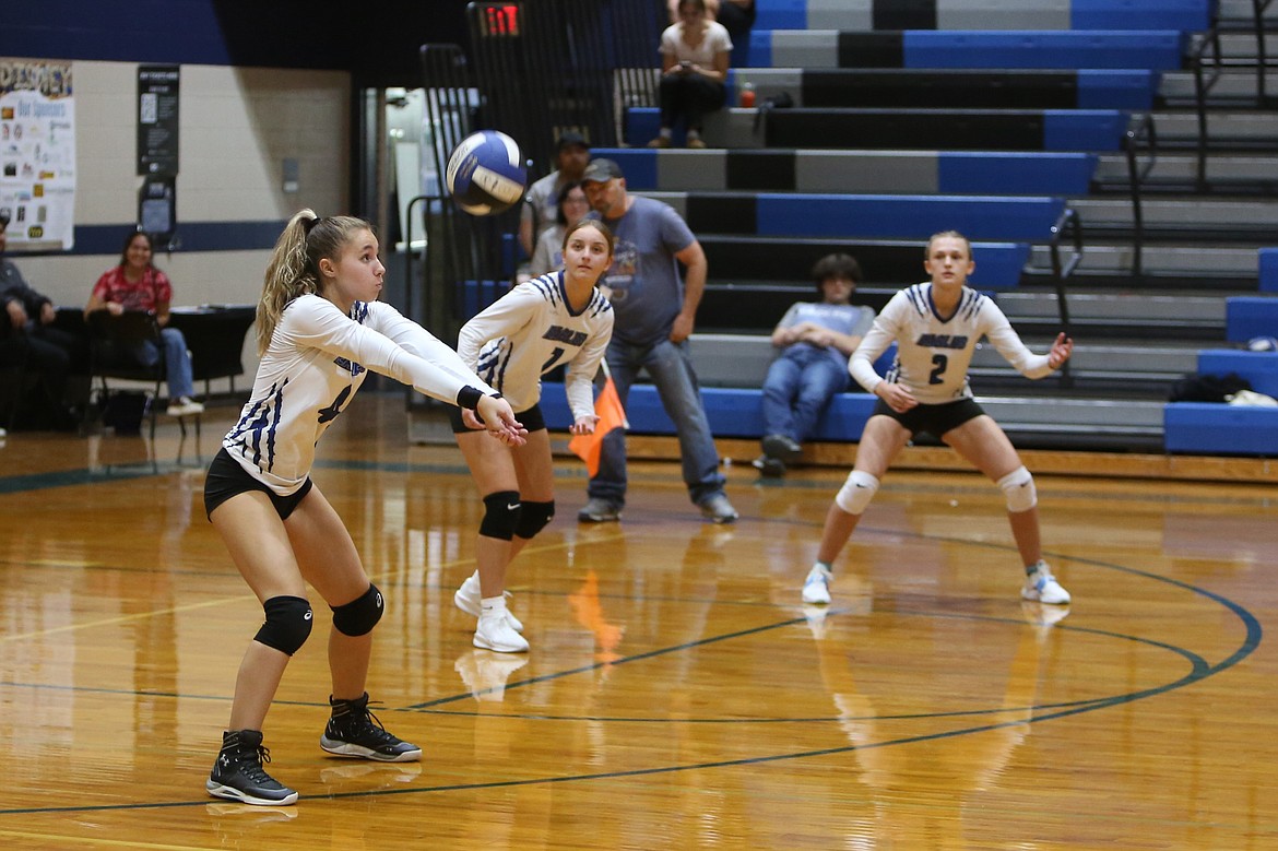 Soap Lake junior Sage Hart receives a serve from Republic during a match on Sept. 28. The Eagles are tied with MLCA/CCS for third place in the Central Washington 1B standings.