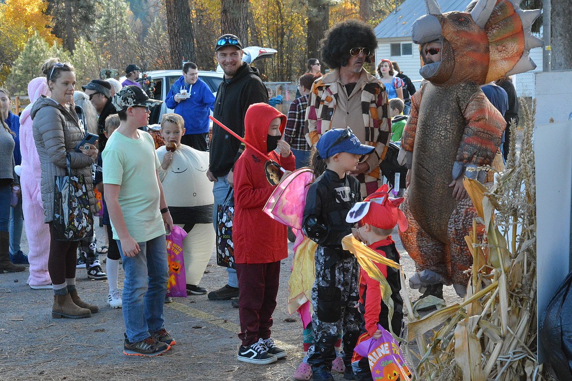 The weather during the Fall Festival was starkly different from last years event where it snowed and children had to bundle up due to freezing temperatures. This year people could even wear short sleeves. (Mineral Independent/Amy Quinlivan)