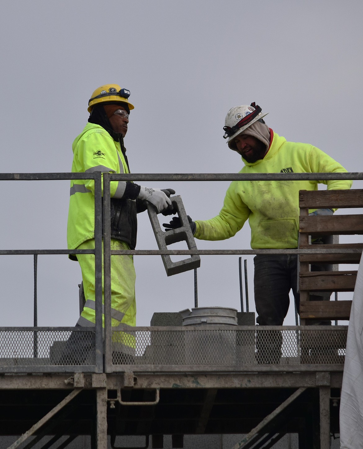 Lydig Construction staff work on installing cinder blocks on the outside of the new Grant County Sheriff’s Office administration building in Ephrata. While the temperatures were a bit chilly, workers continued to push forward with the vertical build-up of the new center.