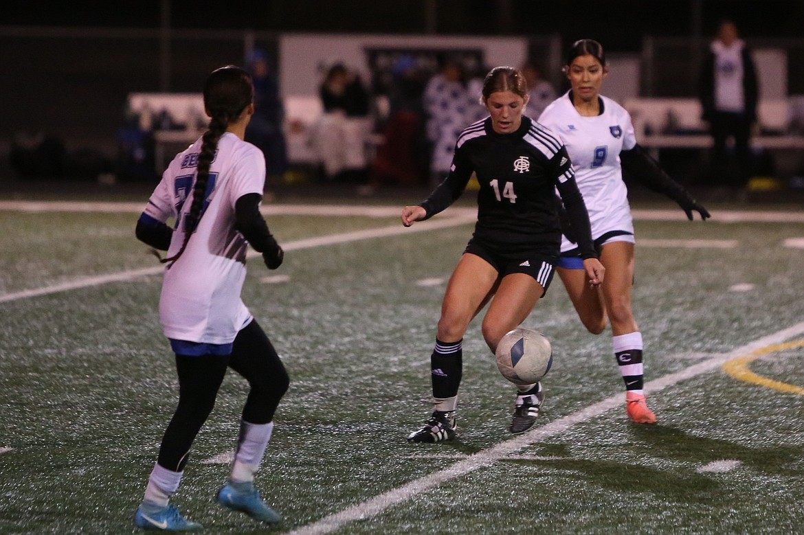 Royal sophomore Maggie Frank (14) scored the lone goal of the match, connecting on a deep shot in the 49th minute.