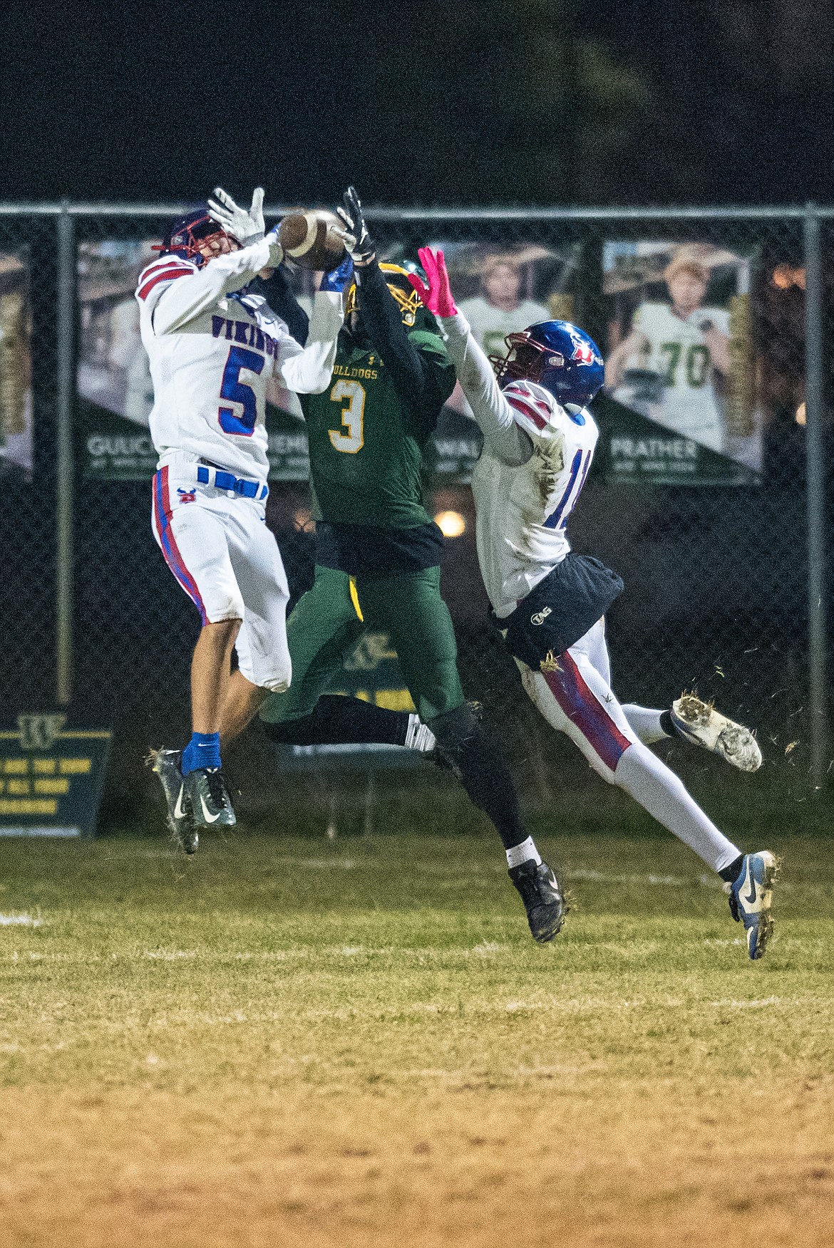 Bulldog Calvin Eisenbarth succesfully catches the ball. (Avery Howe/Bigfork Eagle)