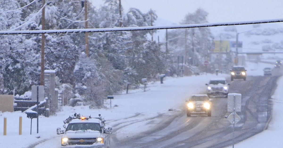 Ten of thousands left without power as winter storm rolls over New ...