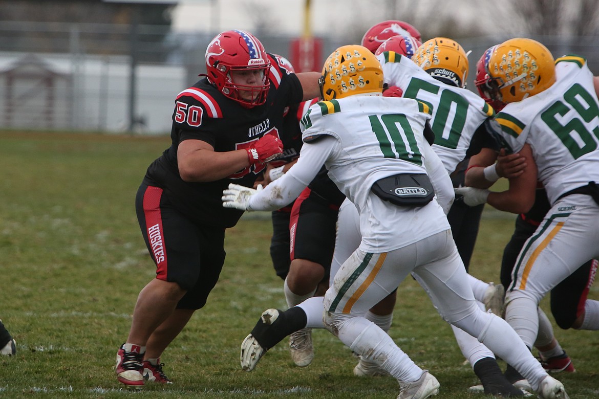 Othello senior Mason Perez (50) blocks an incoming Sehome defender during the first quarter of Saturday’s game against the Mariners.