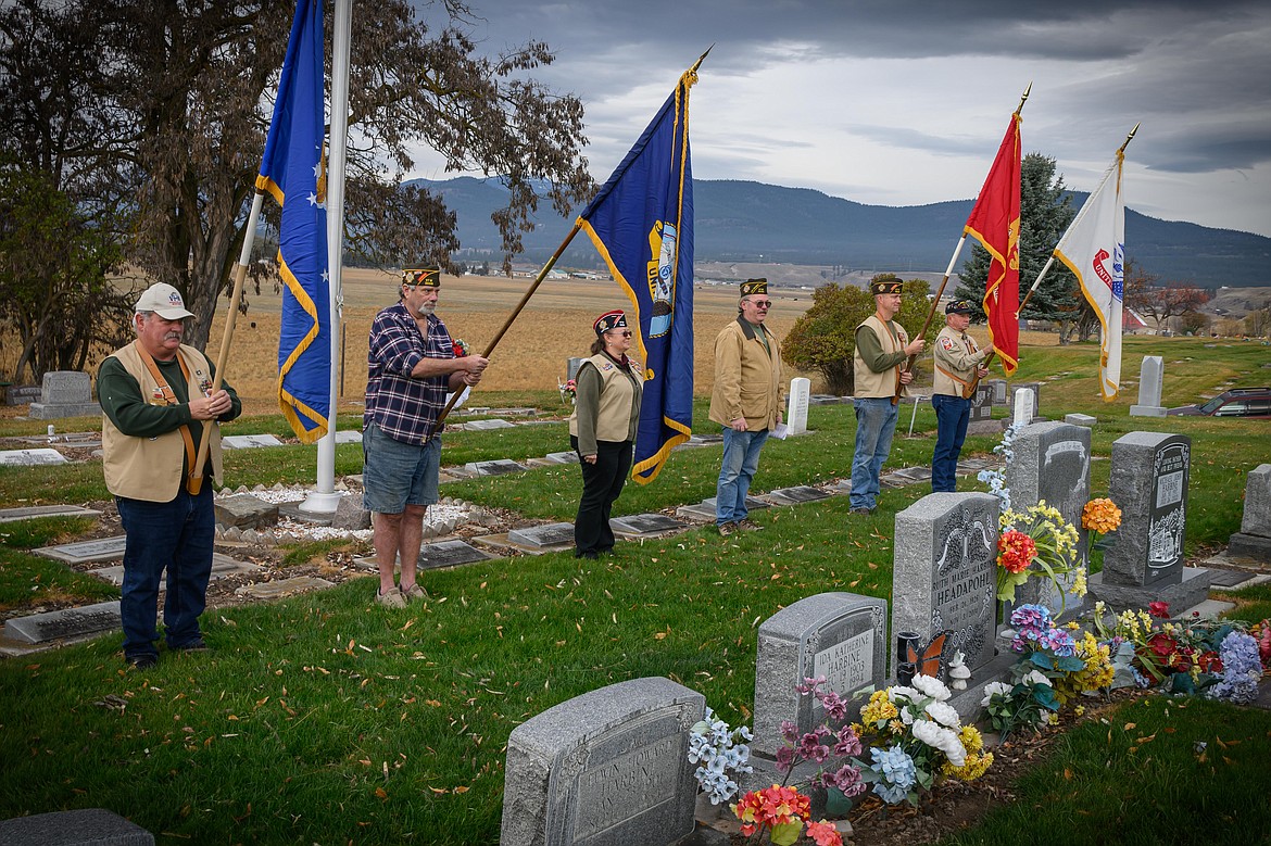 A graveside service was held at the Plains cemetery. (Tracy Scott/Valley Press)