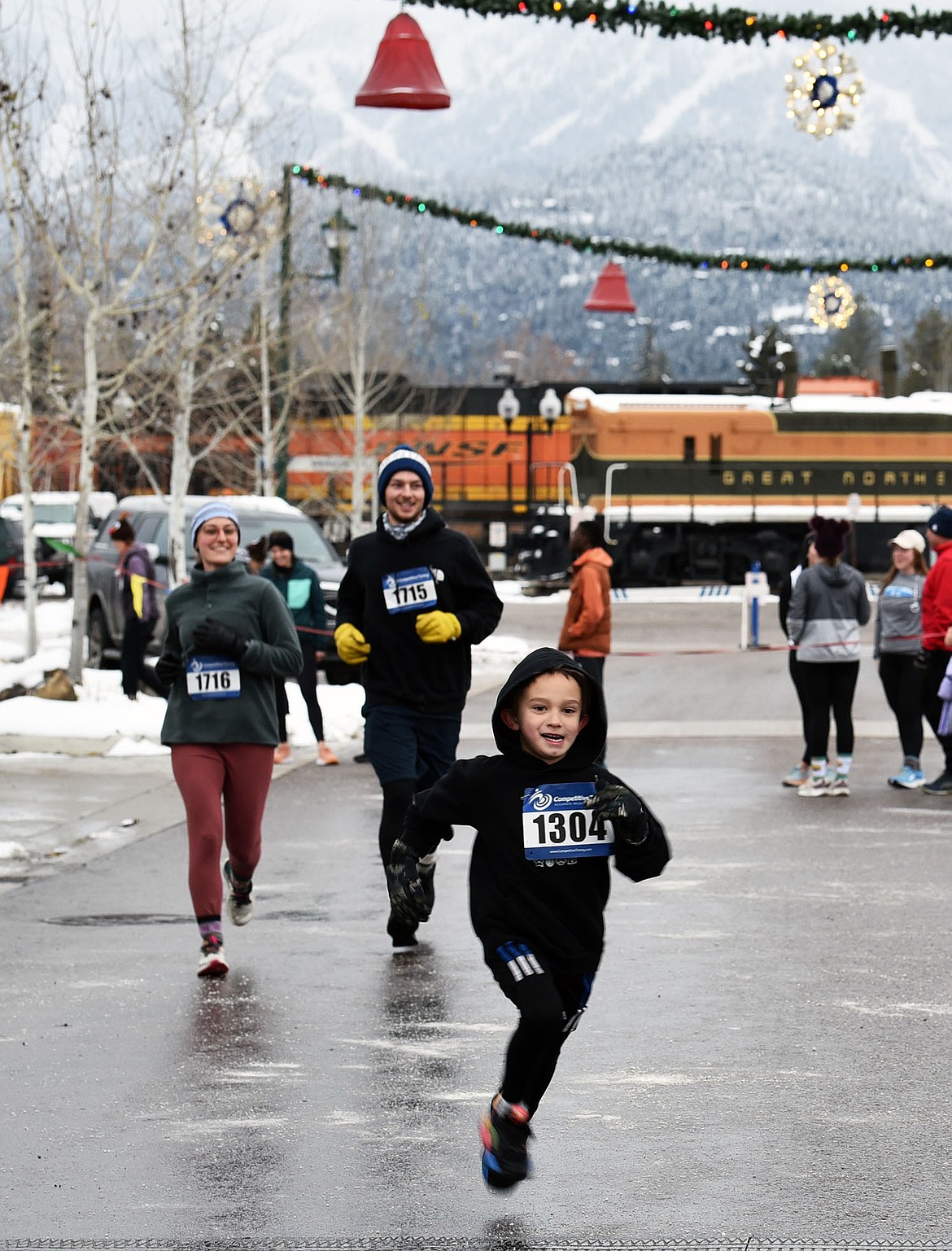 Well over 1,000 people participated in the North Valley Food Bank's 15th Annual Whitefish Turkey Trot on Thursday, Nov. 28. (Kelsey Evans/Whitefish Pilot)