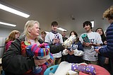 Tesh donates blankets to Lake City High for All for AWL campaign