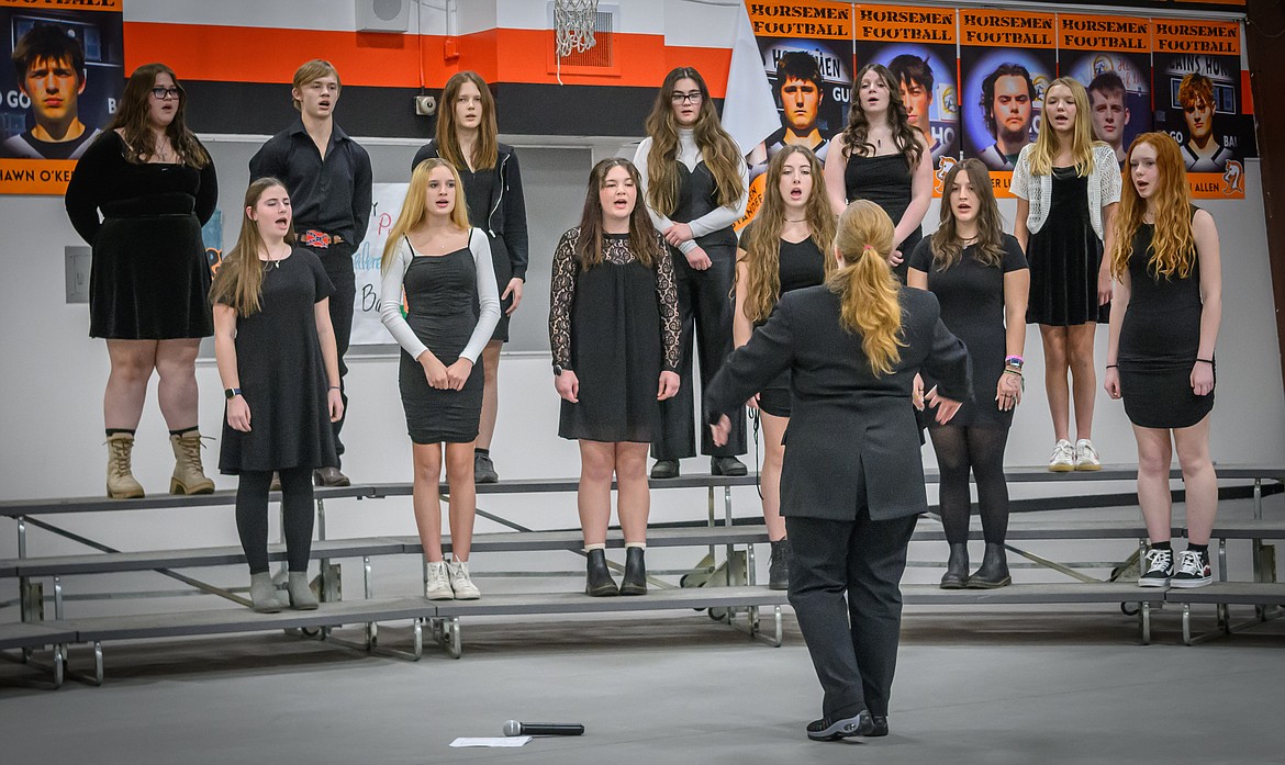 Plains High School Choir at the annual Christmas Concert. (Tracy Scott/Valley Press)