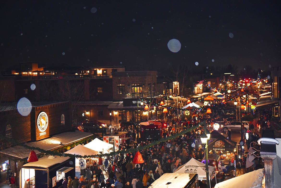 Looking down Central Ave. during the Christmas Stroll on Dec. 13. (Kelsey Evans/Whitefish PIlot)