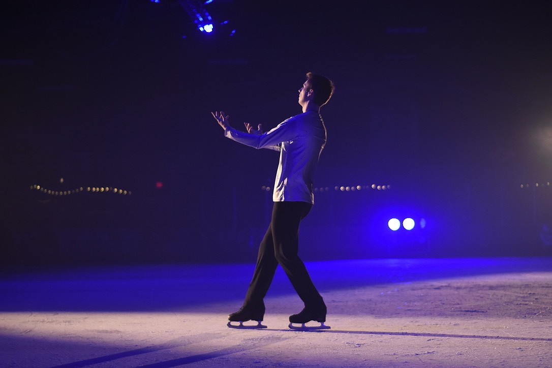 Vaughn Irwin interacts with the packed house at Glacier Skate Academy's Wonderland On Ice show Saturday, Dec. 21 at Stumptown Ice Den in Whitefish. (Matt Baldwin/Whitefish Pilot)