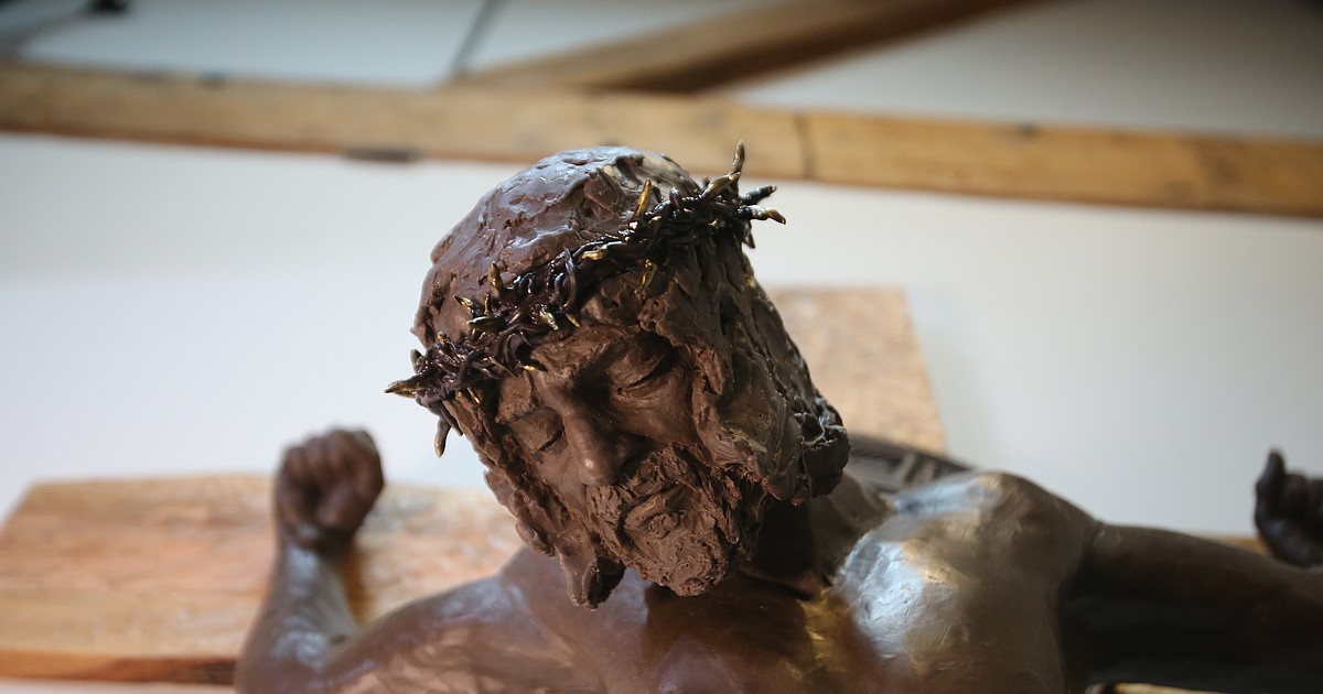 Coeur d'Alene artist completes sculpture of Jesus Christ on the