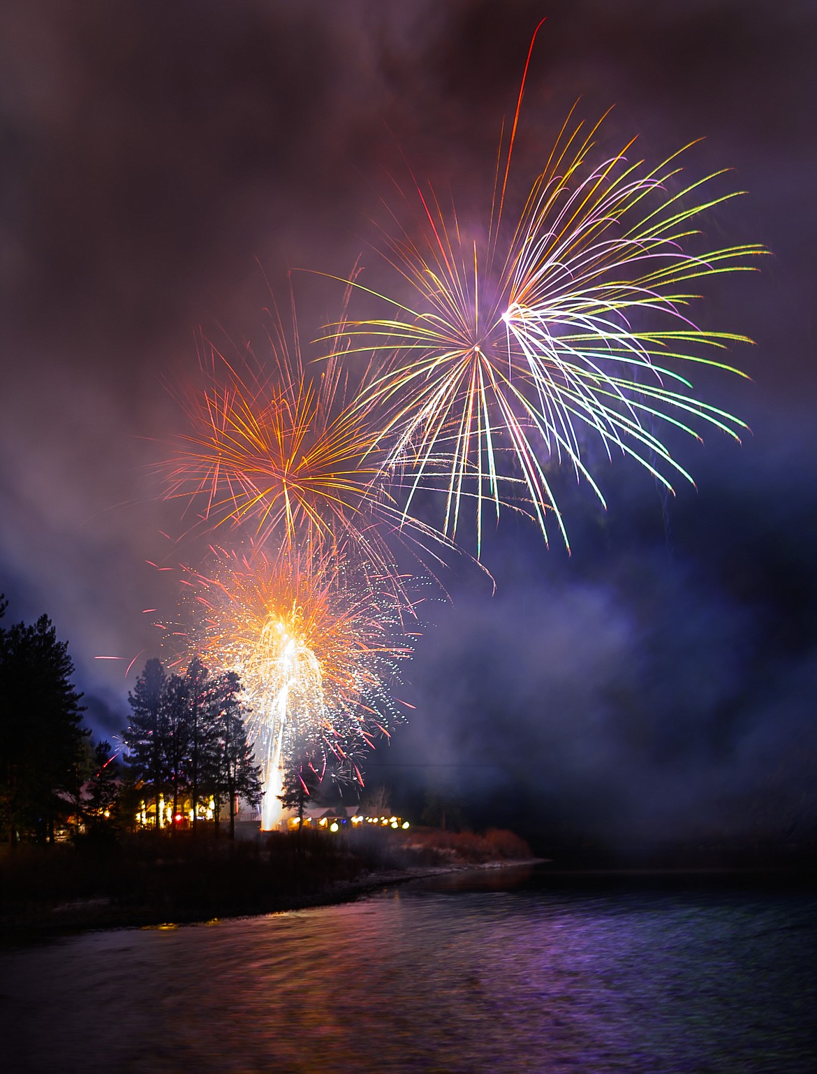 A New Year's Eve fireworks display over Quinn's Hot Springs Resort near Paradise. (Tracy Scott/Valley Press)