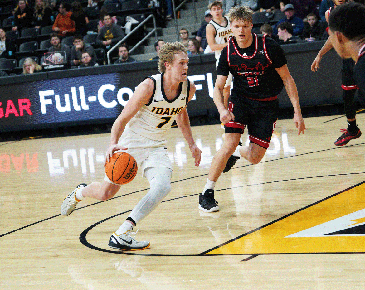 Photo by IDAHO ATHLETICS
Jack Payne (7) of Idaho drives to the basket against Eastern Washington on Saturday at the ICCU Arena in Moscow.