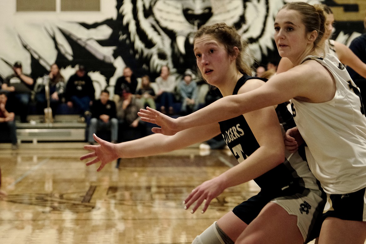 Sydney Hinthorn calls for an inbound pass at the Backwoods Brawl (photo by NED NEWTON)