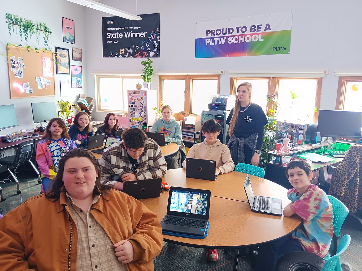 McKenna Akane and her virtual reality students as they advance to finalists in Samsung's National STEM Competition. (Monte Turner/Mineral Independent)