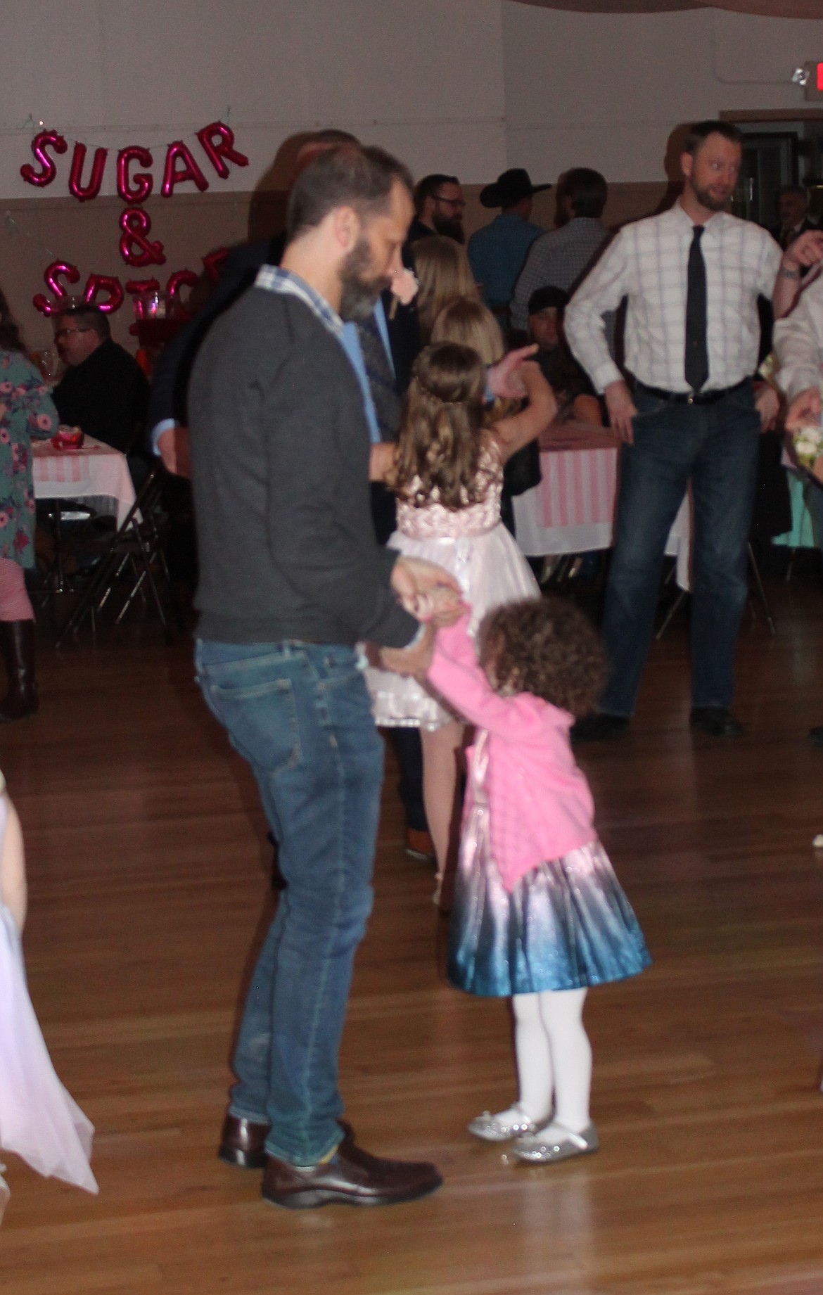 Ephrata Parks and Recreation will hold a daddy-daughter dance Saturday.
