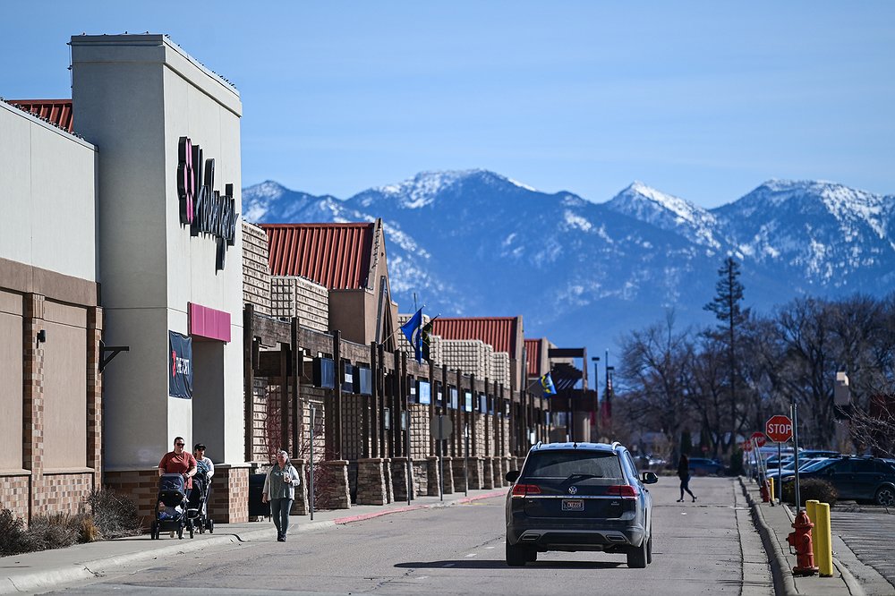 0327_LOC_DIL_Kalispell_Center_Mall_1.jpg