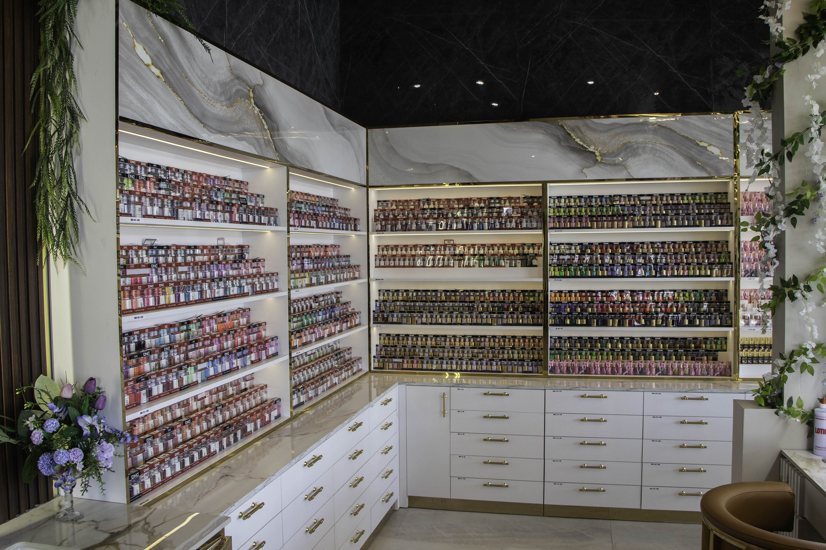 ChicNails_Heston_4_of_5.jpg.2763x1842_q8