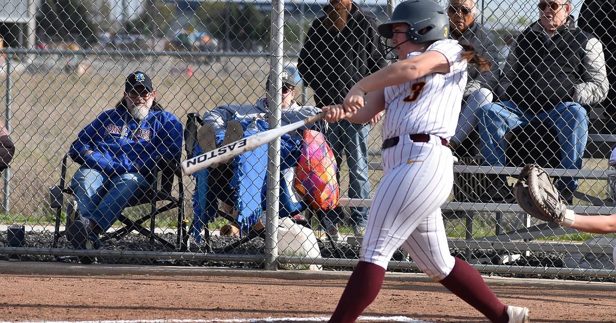 Mavs softball falls to Mount Si