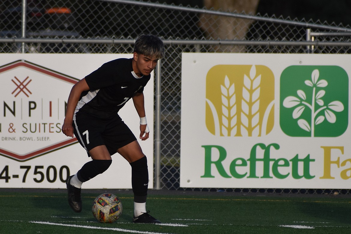Addisyn Reffett collected multiple hits for the Mavs in their doubleheader against Davis and eagerly awaits their upcoming competition.