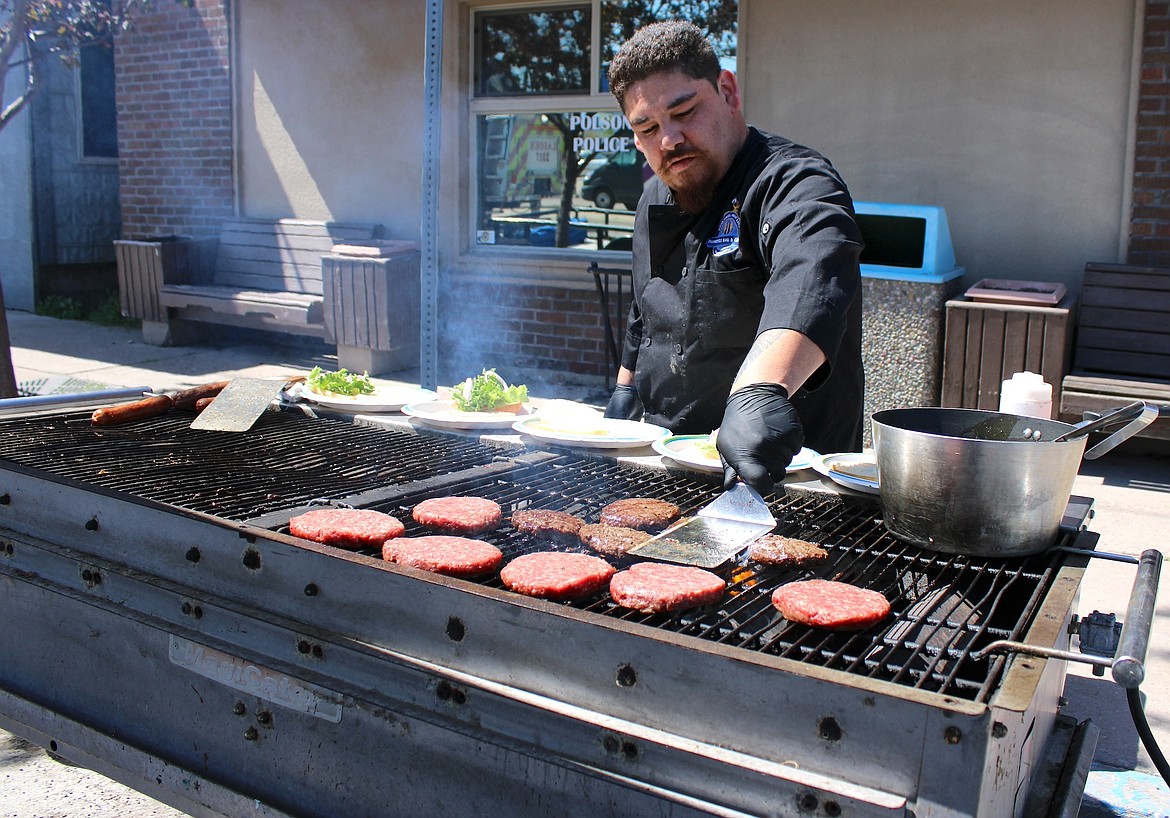 Bunker's Bar & Grill supplied burgers and hotdogs for the City Hall Open House event on Saturday. (Kaleb Unger/Leader)