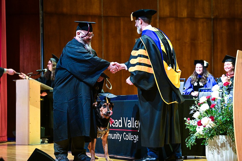 0518_LOC_DIL_FVCC_commencement-12.jpg.10