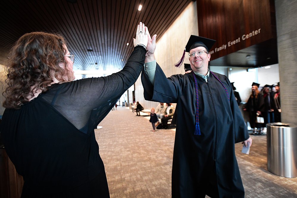 0518_LOC_DIL_FVCC_commencement-5.jpg.100