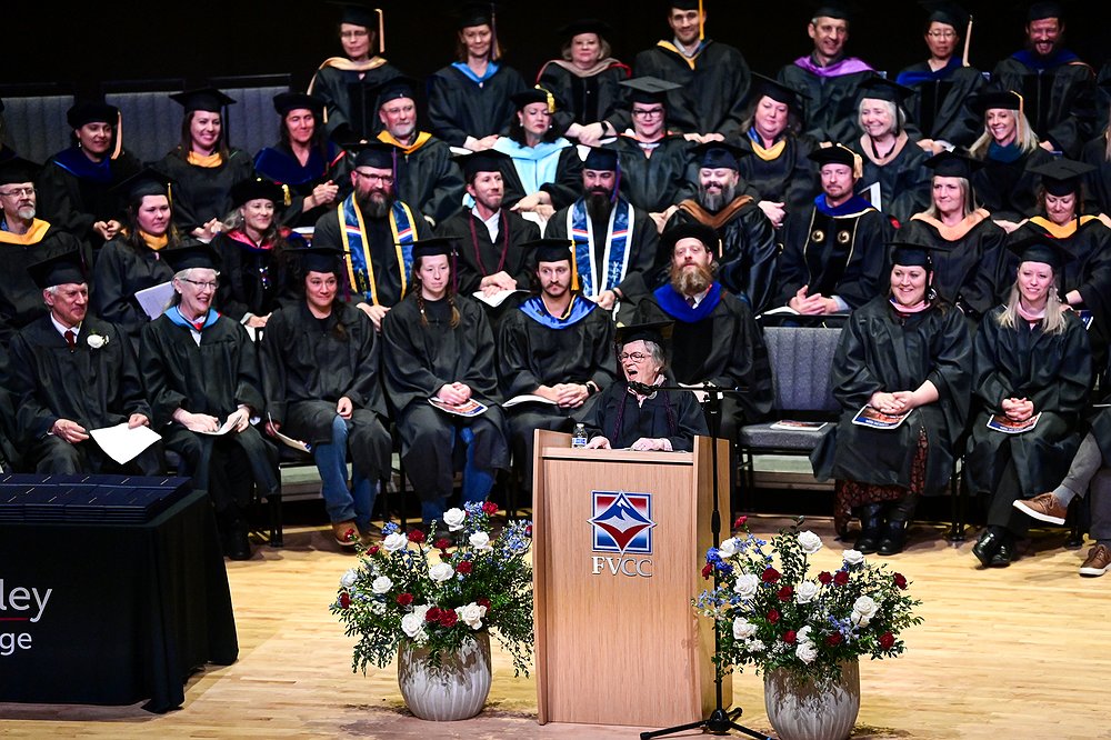 0518_LOC_DIL_FVCC_commencement-8.jpg.100