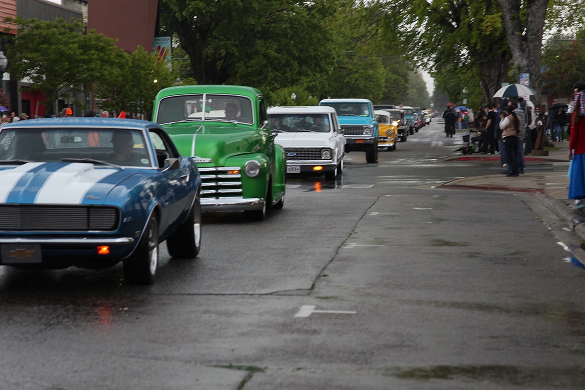 Scenes from the 2025 Lost in the '50s classic car cruise.