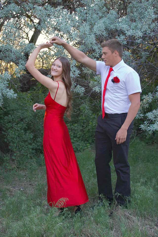 Hunter Blackman and Lauren Chamberlain, Warden High School.