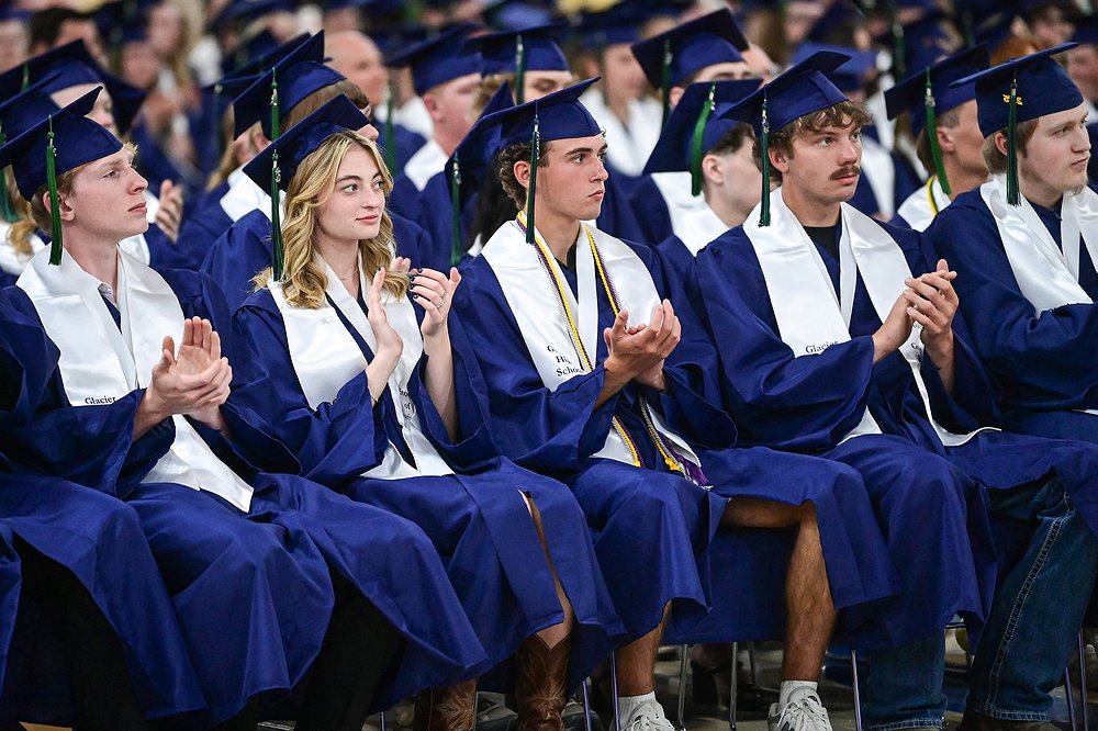 0601_LOC_DIL_Glacier_graduation-2.jpg.10